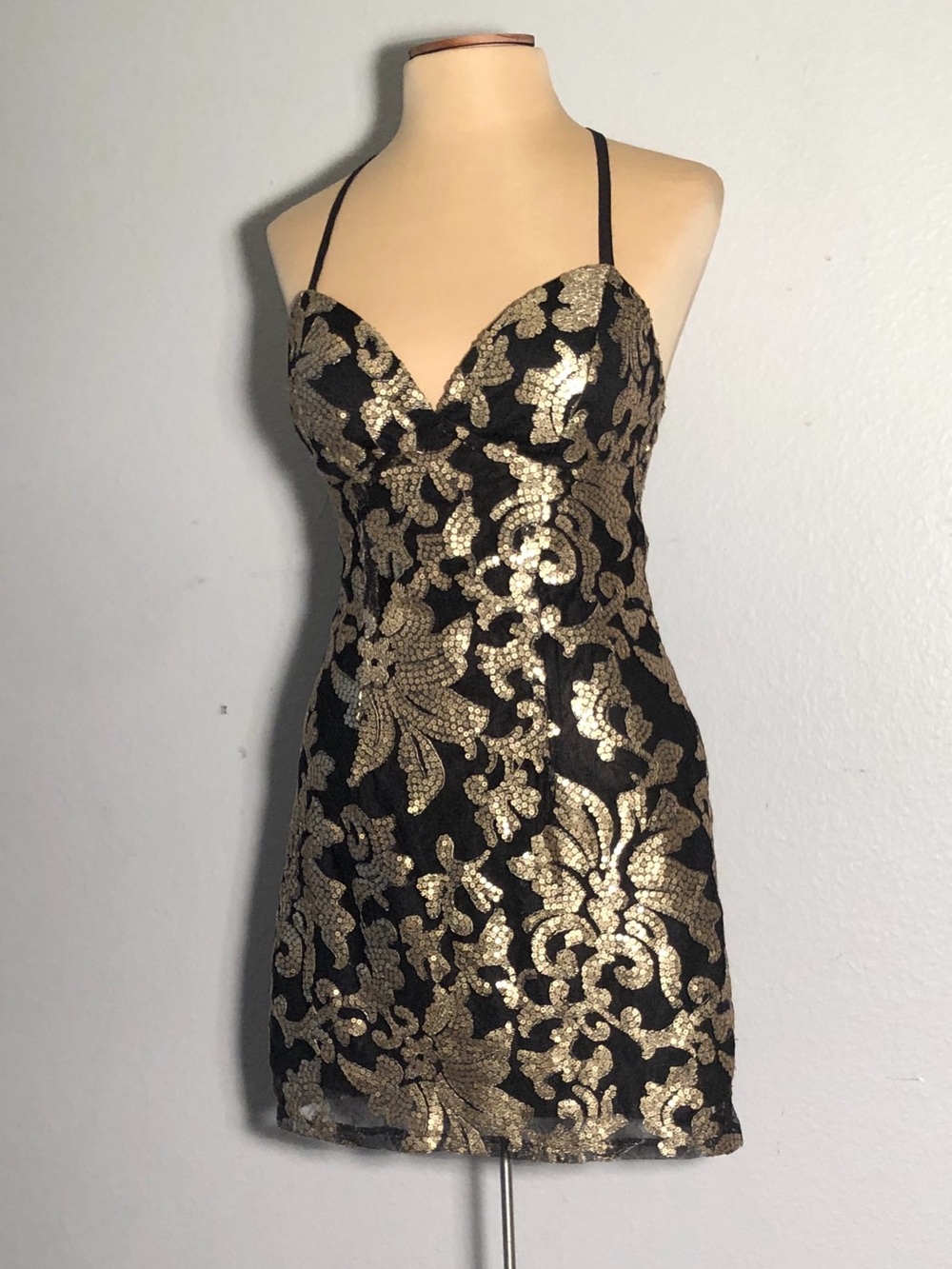 Ark & Co Black and Gold Bodycon Sequin Mini Dress, Size S, EUC Homecoming LBD